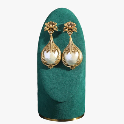 Zaria | Elegante Vintage-Ohrringe mit Perle und Blumenmustern in altgoldenem Stil