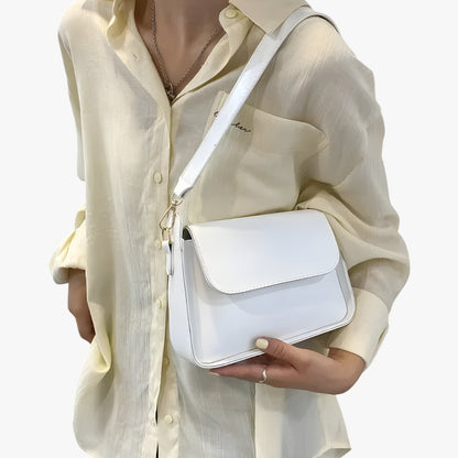 Quinn | Mini-Pochette aus PU-Kunstleder 2024