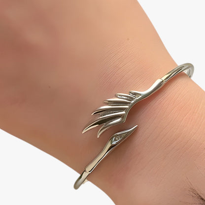 Jayce | Armband aus 925er Silber mit Goldener Feder im Vintage Punk Stil