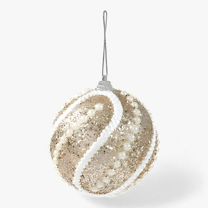 Weihnachtsschmuck aus Bällen - Elegante Hängedekoration für den Baum
