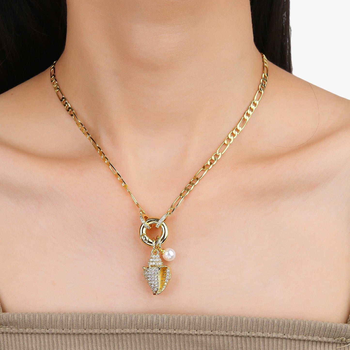 Malia | Halskette mit Flügeln und Schneckenhausblumen mit Diamanten