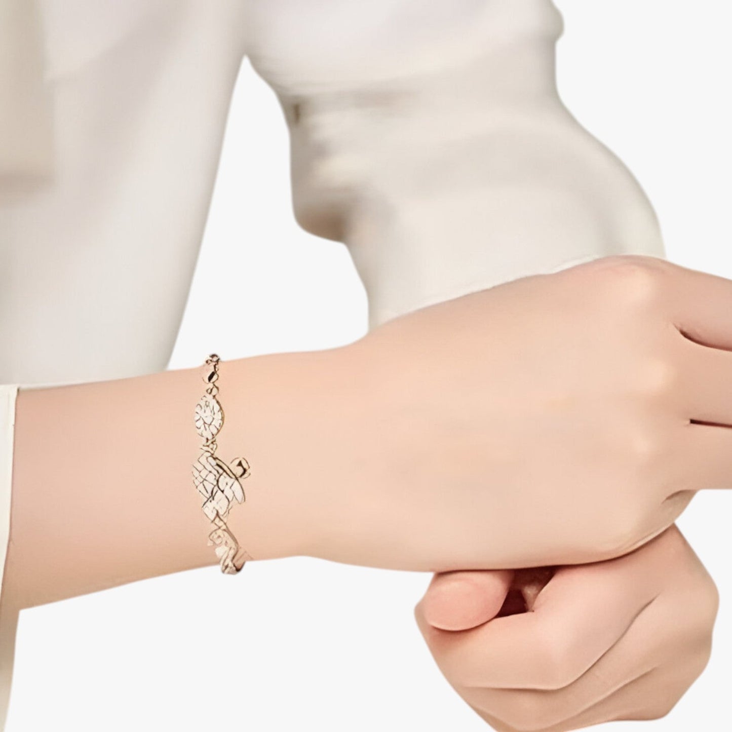 Esmeralda | Elegantes Damenarmband mit klassischem Zirkon-Schwan in Gold