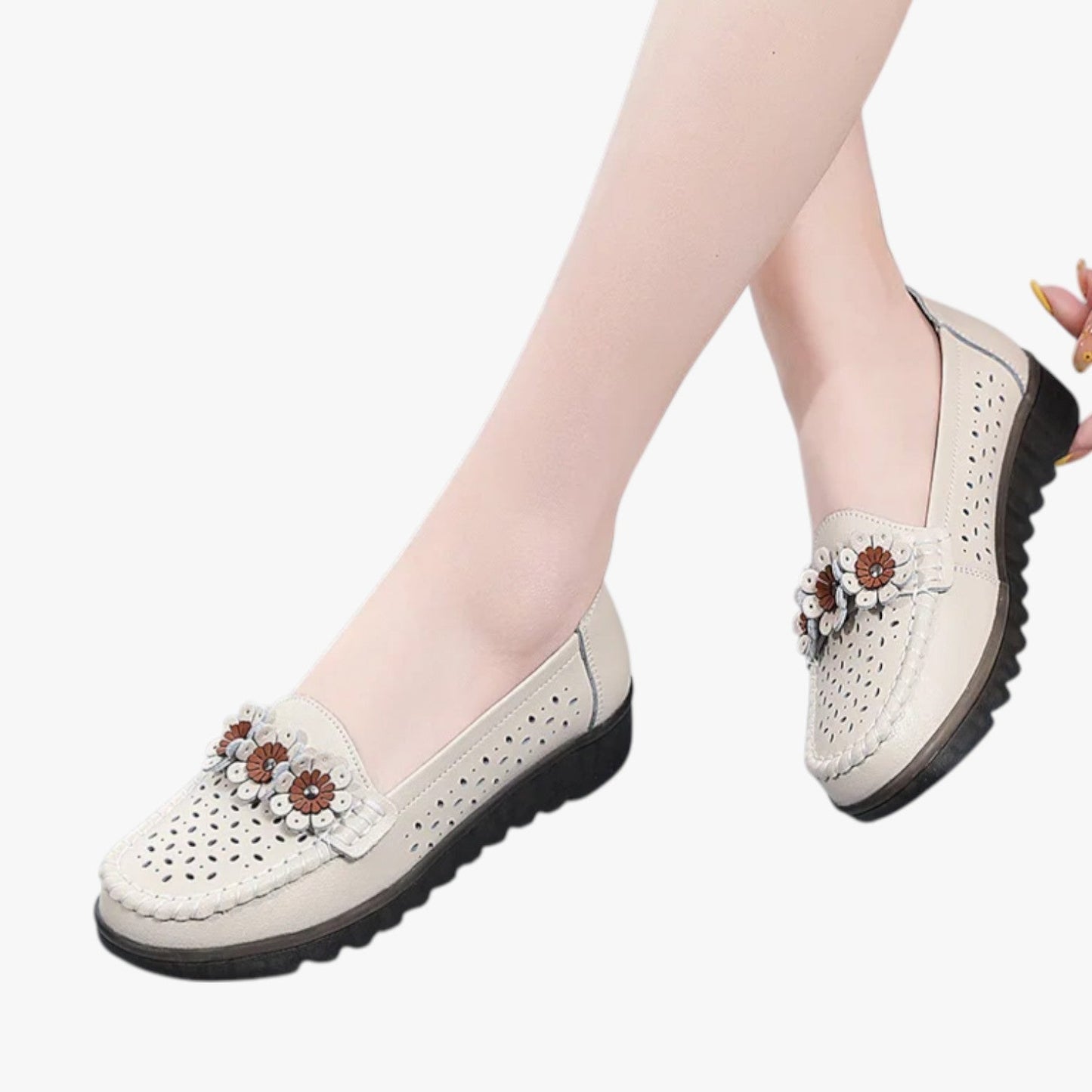 Annie | Sommerschuhe aus Leder - Komfort und Frische mit eleganten BlumenDETAILS