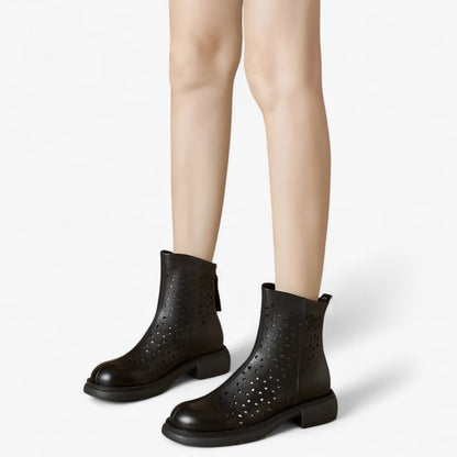 Irene | Sommerstiefel mit durchbrochenem Plateau und hinterem Reißverschluss