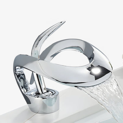Tammy | Wasserhahn – Stilvoll, langlebig und sanfte Wasserströmung