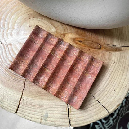 Gerilltes Steintablett | Elegantes Natursteindesign für Wohnungsdekor