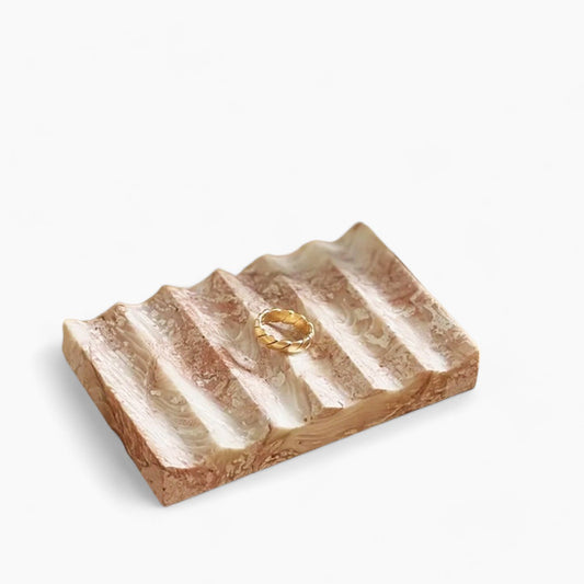 Gerilltes Steintablett | Elegantes Natursteindesign für Wohnungsdekor