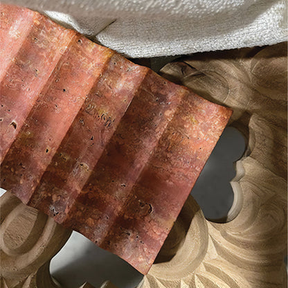 Gerilltes Steintablett | Elegantes Natursteindesign für Wohnungsdekor