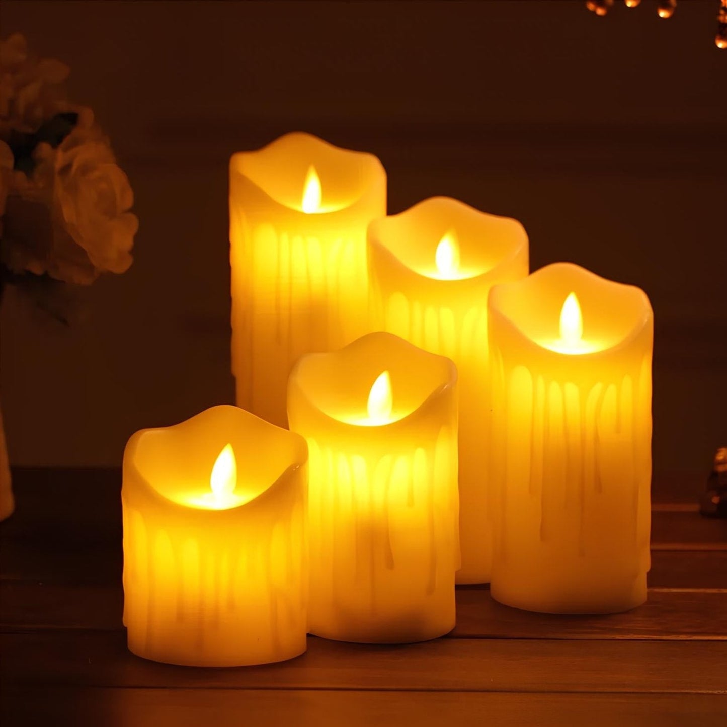 Fünf flammenlose LED-Kerzen, warmweiß, realistische Wachstropfen, Dekoration.