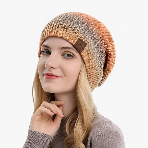 Bunte Plüschstrickmütze - Gemütlich und Modisch