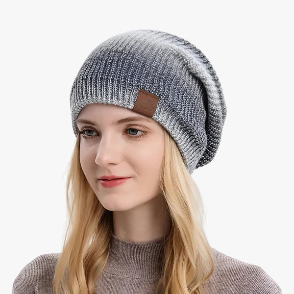 Bunte Plüschstrickmütze - Gemütlich und Modisch
