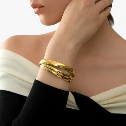 Wasserdichtes Armband – Minimalistischer Anhänger aus 18 Karat Gold