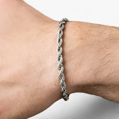Schlankes gedrehtes Kettengliederarmband - Vielseitig und stilvoll für Männer