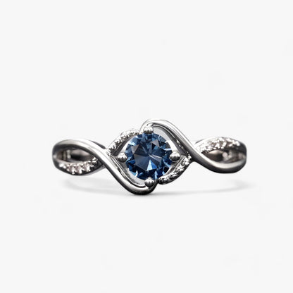 Charmanter blauer Ring - Müheloser Glamour