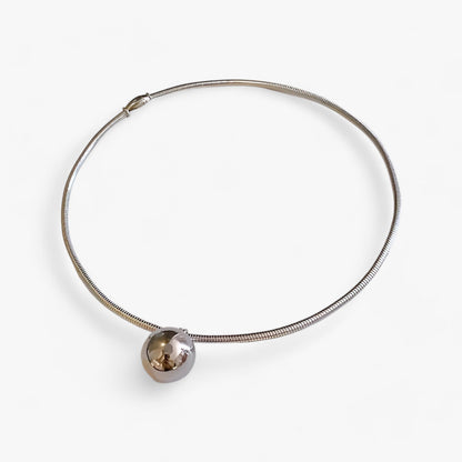 Schlangenknochen-Halskette – für ein raffiniertes Finish