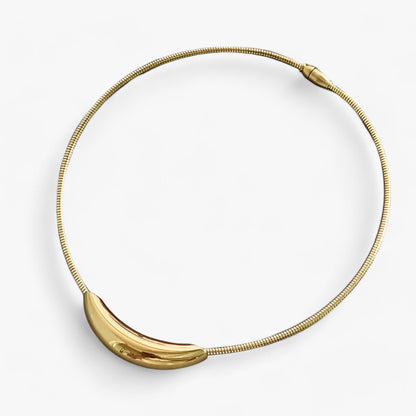 Schlangenknochen-Halskette – für ein raffiniertes Finish