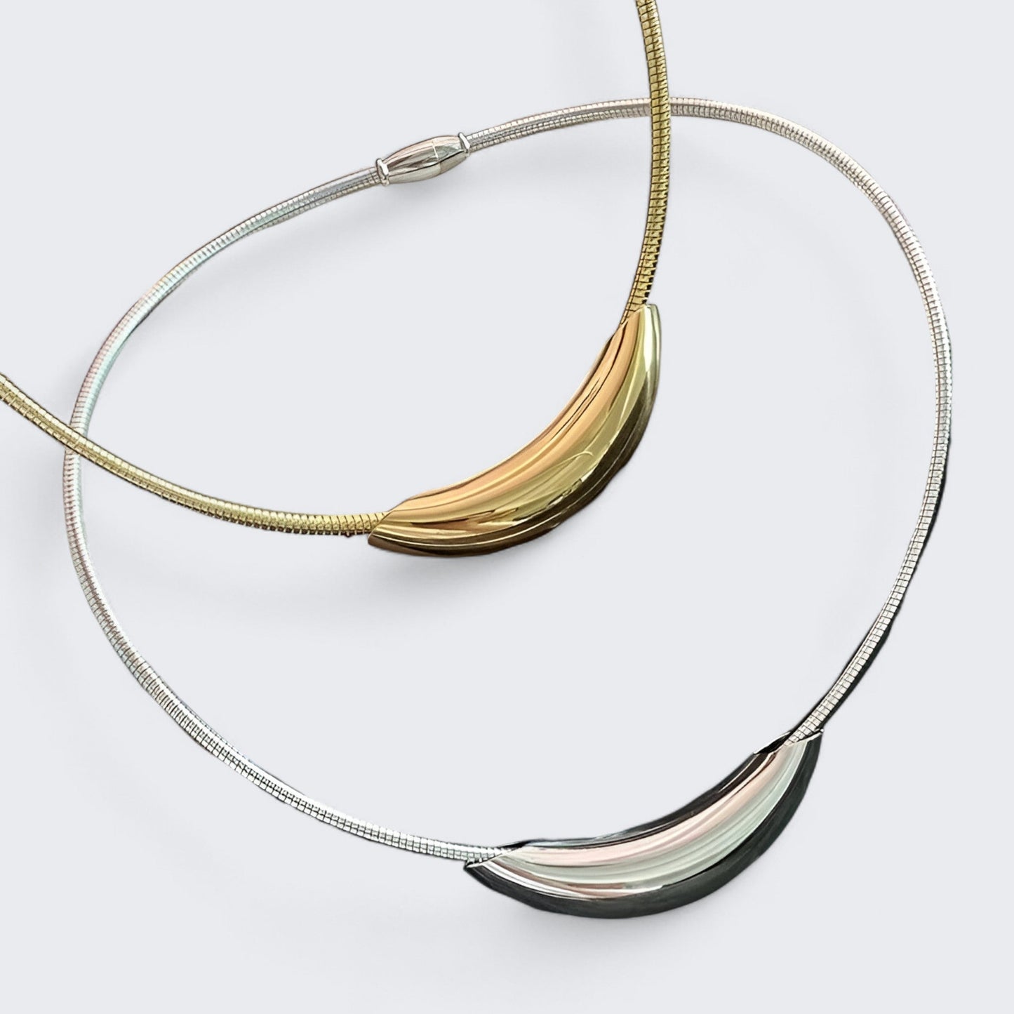 Schlangenknochen-Halskette – für ein raffiniertes Finish