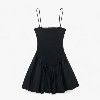 Modisches Minikleid - Vielseitig und elegant für warme Tage