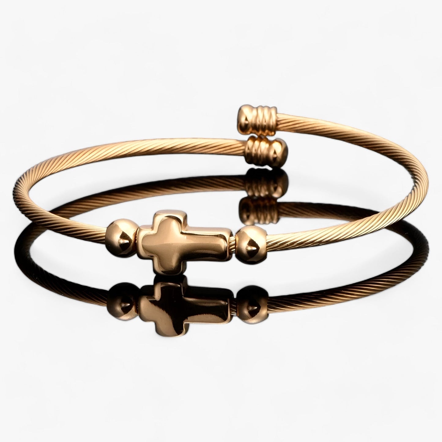 Kreuzarmband - Elegant und hypoallergen