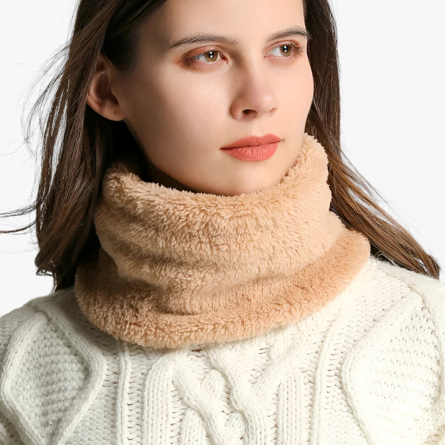 Unendlicher Schal aus Faux-Fur - Sanfte Wärme für kalte Tage
