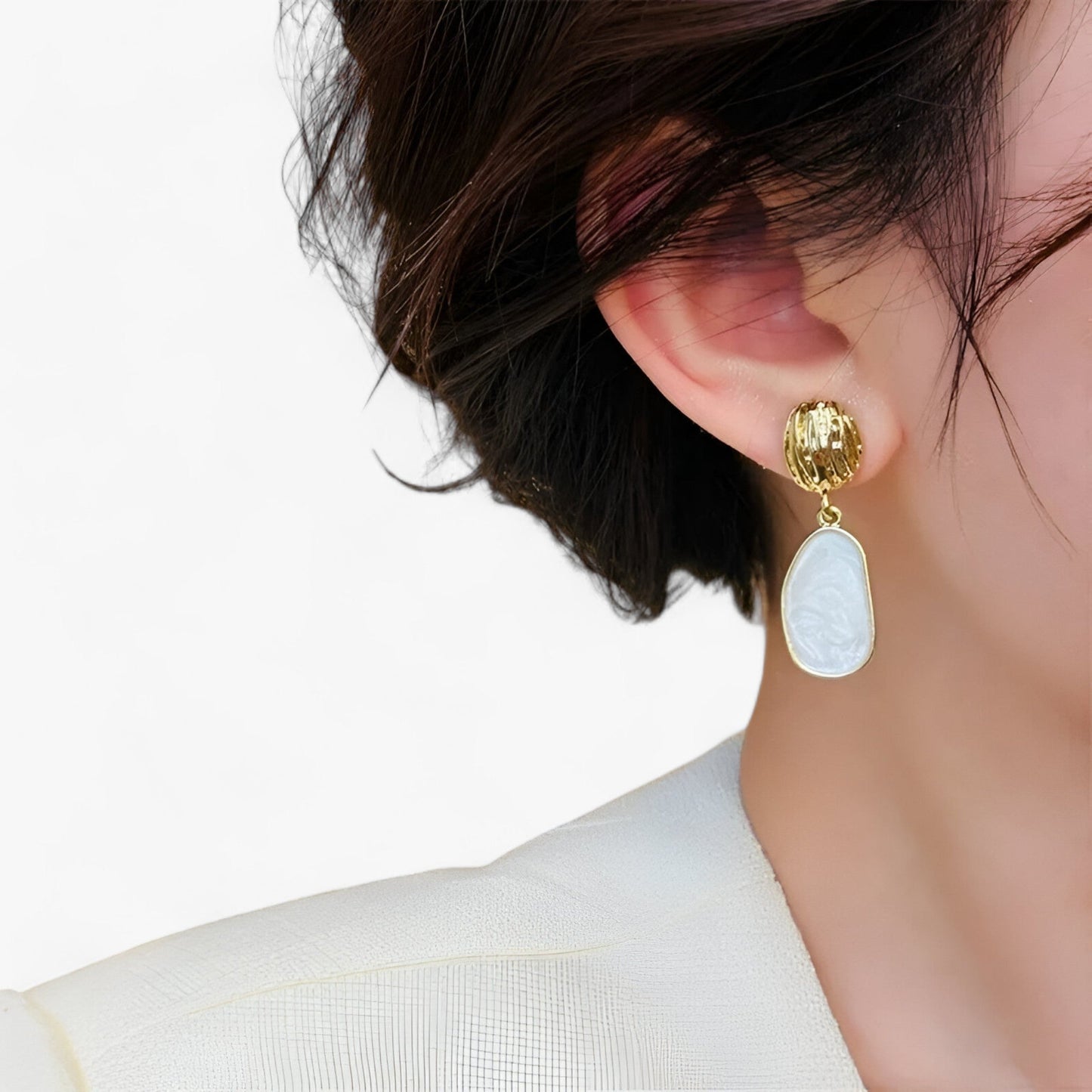 Emaille-Ovalohrringe - Stilvolles geometrisches Design für alle Gelegenheiten